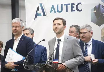 Aurélien Lafon, très fier de pouvoir présenter Autec aux autorités lors de l'inauguration officielle.