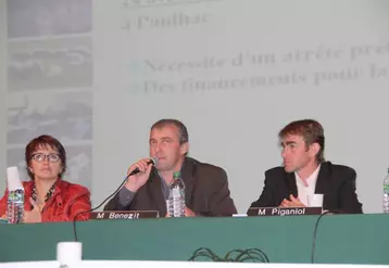 Patrick Bénézit - encadré par Christiane Lambert et Joël Piganiol - a redit l’urgence de recherches poussées sur le campagnol.