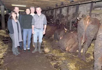 Yves Vérème a accueilli l’équipe de France Info sur son exploitation de La Grange rouge pour une émission d’une heure consacrée à l’agriculture.