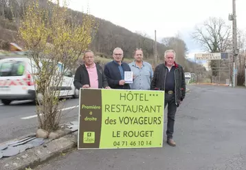 De gauche à droite : Gérard Roussilhe, Thierry Perbet, Philippe Viton et M. Brugès.