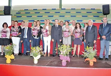 La grande famille aubrac, le lendemain de son assemblée générale, a vu sept de ses membres récompensées du Mérite agricole, toutes des femmes ! Un événement.