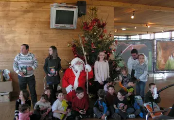 Le Père noël en personne s’est déplacé au Pôle de Lanaud pour rencontrer les salariés agricoles et leurs enfants.