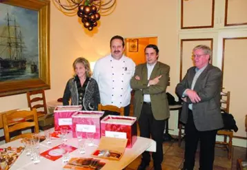 Mme et M. Palard, les propriétaires du Cheverny, Jean-Philippe VIollet et J.P. Mallefond, président et membre d’Interbolim.