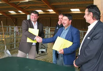 De gauche à droite : Michel Masson, président de la FDSEA du Loiret, Stéphane Moreau, président des JA de la Creuse, Pascal Lerousseau, président de la FDSEA de la Creuse, et Jean-Philippe Viollet, président de la Chambre d’agriculture de la Creuse.