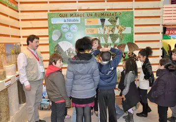 Pascal Lerousseau a présenté son travail à de jeunes gens des villes, lors du dernier Salon de l’agriculture de Paris.