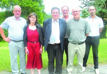 De gauche à droite : Claude Aulong, Nadine Aubrun, Max Delpérié, Patrick Pacaud, Paul Le Dœuff et Jean-Baptiste Auroy, directeur de l'exploitation du lycée.