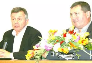 Jean-Bernard Bayard, secrétaire général de la FNSEA, aux côtés de Jacques Chazalet, président de la FRSEA Massif central, et membre du bureau de la FNSEA.