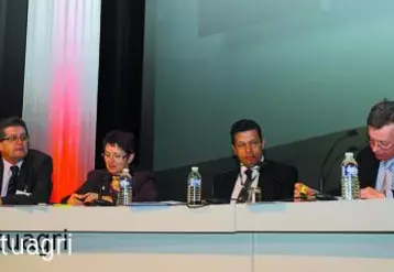 Dominique Barrau, Christiane Lambert, Xavier Beulin et Jean-Bernard Bayard à la tribune du congrès.