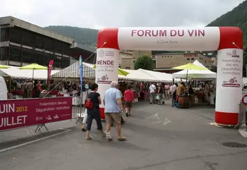 Le forum des vins à Mende.