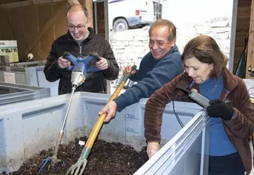 Philippe Leroy, Patricio Soto et Rosa Solar, les trois tête pensantes du projet de valorisatio des boues piscicoles.