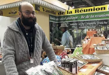 Geoffrey Leichning est producteur de vanille sur l’île de la Réunion et depuis 14 ans, il ne manque aucun SIA, l’une des rares occasions de rencontrer des clients métropolitains.