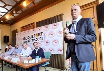 Lundi 11 octobre, la confédération générale du Roquefort, en présence d'élus de l'Aveyron, de la Lozère, nationaux et européens a tenu une conférence de presse à Millau pour réaffirmer son opposition au Nutriscore.