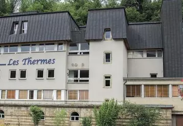 Située au pied du mont Lozère, la station de Bagnols-les-Bains accueille un peu plus de 1 800 curistes chaque année.