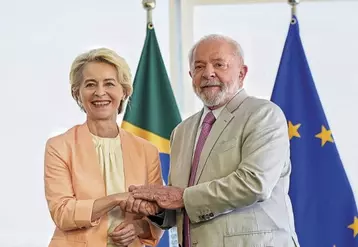 Avant leur présentation officielle, les dispositions du protocole additionnel visant à « verdir » l’accord commercial UE-Mercosur sont déjà accusées de ne pas répondre aux défis environnementaux et climatiques actuels. Alors que l’UE attend la réponse des pays du Mercosur sur ce dossier, le Brésil a regretté le caractère contraignant du texte.