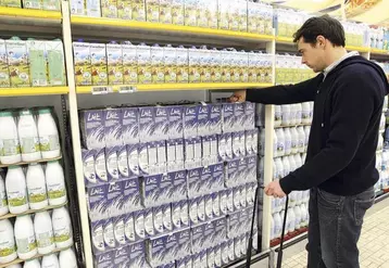 Pour calculer le prix du lait du mois d’avril, certains industriels ont utilisé un correctif sur l’indicateur beurre-poudre, non validé par l’interprofession, ce qui fait bondir les représentants de producteurs. Sodiaal et Lactalis justifient leur choix.