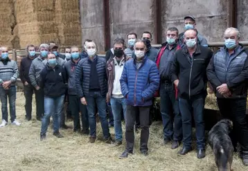 Les éleveurs et les acteurs du marché du broutard lozériens se sont rencontrés à Trélans pour discuter de la crise actuelle.