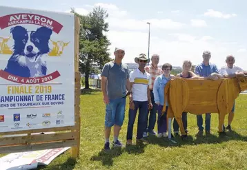 L’Act 12 a décoré le rond-point menant à l’Agricampus La Roque pour annoncer leur grand événement du 4 août.