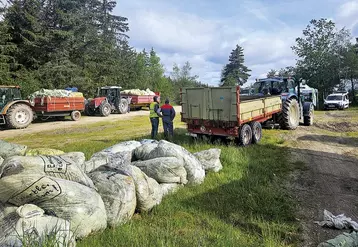 La collecte printanière des plastiques agricoles