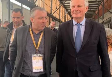 Habitué du Sommet de l'Elevage, Michel Barnier, ici aux côtés de Patrick Bénézit, était venu en 2021 à l'occasion de la campagne des primaires des Républicains.