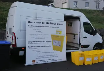 camion de ramassage des déchets sanitaires