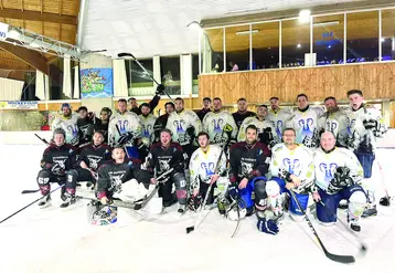 Équipe de hockey sur la patinoire.