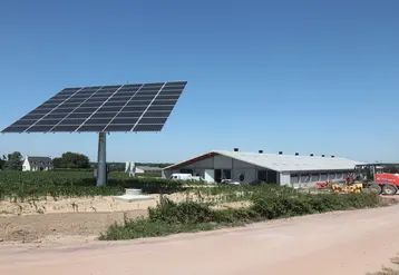 panneau photovoltaïque hangar exploitation