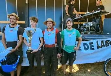 Bastien Ramousse et Mathis Boyer (labour à plat) et Simon Vaille et Mathieu Chaptard (labour en planche) sont qualifiés pour la Régionale en Ardèche.