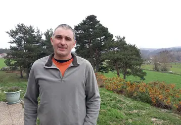 Lionel Guy, président de la Section laitière FDSEA, dénonce «	l'argent qui dort	» au CRIEL/AMC, de «	l'argent qui appartient aux éleveurs et qui n'est pas utilisé	».