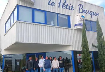 Le groupe des porteurs de projet et l’entreprise Le Petit Basque ont engagé des discussions pour la mise en place d’un projet de collecte de lait de brebis. 