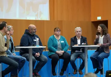 Lors d’une table ronde, les différents intervenants ont rappelé à quel point travailler sur l’herbe est un enjeu d’avenir pour l’agriculture du Massif central.