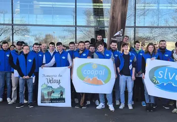 De jeunes producteurs de lait motivés réunis dernièrement dans le Puy-de-Dôme à l'initiative de la coopérative laitière Coopal et de ses partenaires.