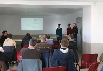 Réunion sur la question de la main-d'œuvre salariée en agriculture