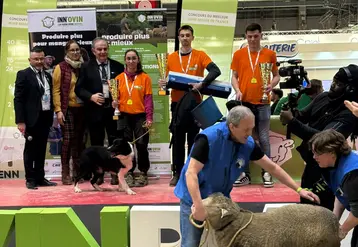 Alexandre Delabre, 3ᵉ sur le podium aux côtés des autres gagnants de la finale nationale des Ovinpiades 2026.