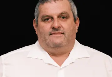 Stéphane Joandel, éleveur de montbéliardes dans la Loire, secrétaire général de la FNPL