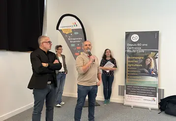 De gauche à droite : Fabrice Bouquet, Directeur du Pôle Conseil Agricole Cerfrance Haute-Loire, Annabelle Barthélémy-Dubost, chargée d’études et références Cerfrance Alliance Massif Central, Thierry Bouchet, Président de Cerfrance Haute-Loire et Angèle Herbet, Conseillère de gestion Cerfrance Haute-Loire.