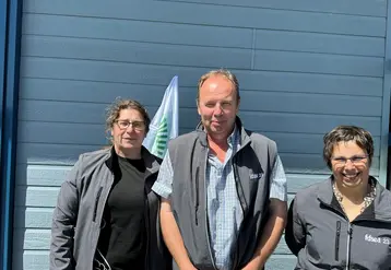 Emmanuelle Poirier, trésorière, Christian Arvis, président, et Séverine Bry, secrétaire générale.
