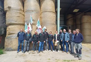 Le 18 mai, la FDSEA et les JA ont réuni la presse sur les terres du Gaec des Cabarets.
