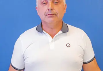 Gilles Tempère a rempilé pour un second mandat. Sur sa ferme, il produit avec sa soeur du lait de vache (540 000 L), du lait de chèvre (300 000 L) avec l'aide de 2 salariés à temps plein et 1 apprenti.