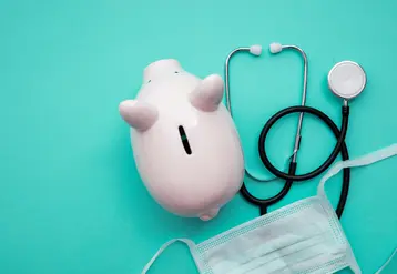Les participations forfaitaires et franchises médicales, bien que parfois perçues comme une charge supplémentaire, restent plafonnées et visent à équilibrer le système de santé.