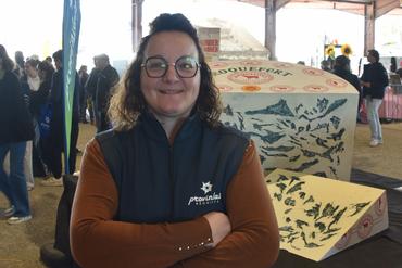 Adeline Canac est éleveuse de brebis laitières à Durenque, en Aveyron, et présidente du salon Provinlait, dont elle est à l'initiative.