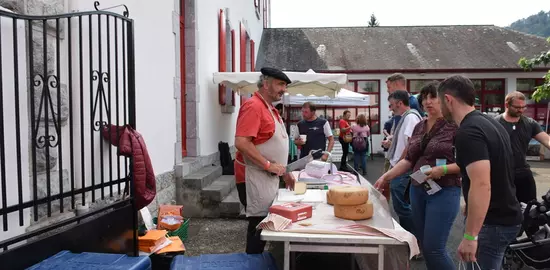 Commercialiser tout ou partie de sa production en circuit court demande beaucoup d'organisation et de temps. Le volet commercialisation en doit pas être négligé, et cela prend du temps de constituer et conserver une clientèle.