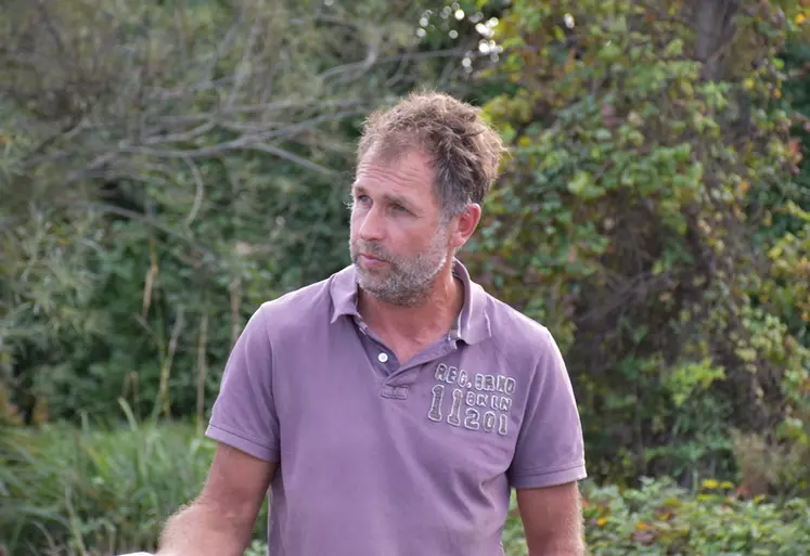 Paysan naturaliste, Sébastien Blache  cultive la terre et la biodiversité dans la Drôme. 
