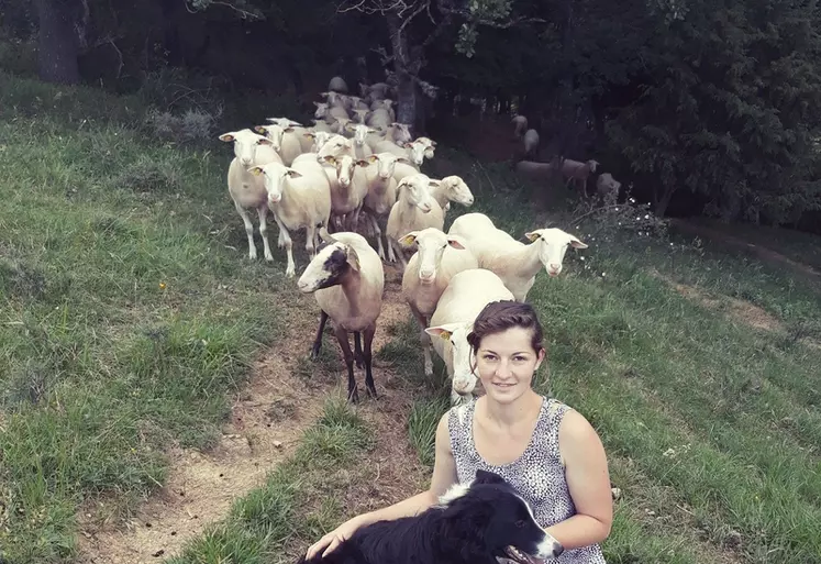 Sarah Maniago, éleveuse dans l’Aude, 300 brebis, race Lacaune viande.