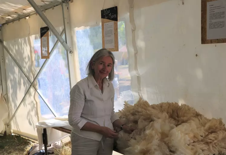 Marie-Thérèse Chaupin, membre d'Atelier Laines d'Europe : « La fibre de laine suit des logiques de production qui sont à l’opposé de celles de la fast fashion ».