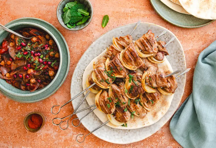 <em class="placeholder">Brochettes de gigot d’agneau aux oignons</em>