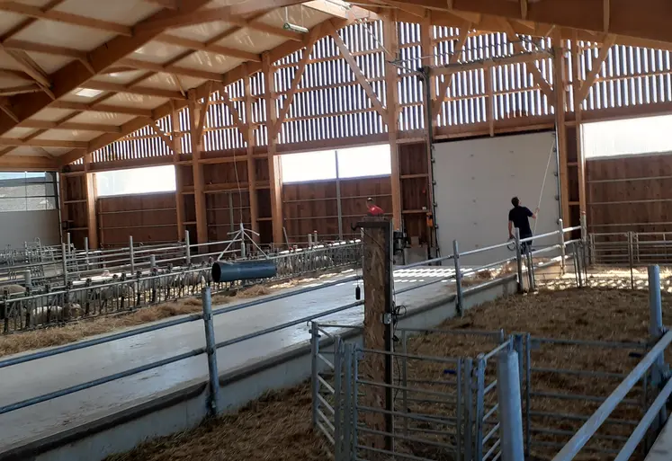 Bergerie avec pignon en claies ajourées