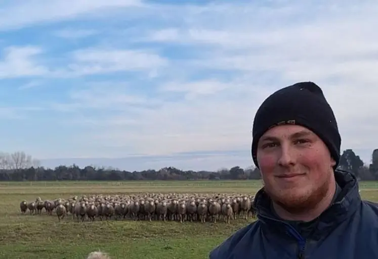 <em class="placeholder">Sam Feugueur, 23 ans, est berger dans la plaine de la Crau (Bouches-du-Rhône)</em>