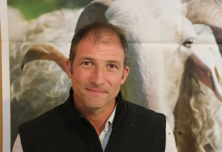 <em class="placeholder">Pierre Glisia, éléveur de brebis laitières dans le Béarn</em>