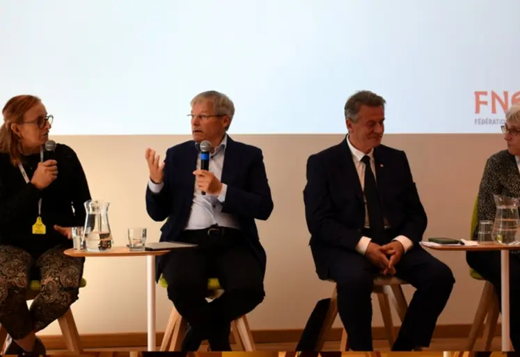 <em class="placeholder"> Michèle Boudoin, Dacian Cioloș, Jean-Marc Boyer et Brigitte Singla lors de l&#039;AG 2025 de la FNO à Paris</em>