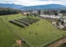 Ferme agrivoltaïque expérimentale de Voltalia dans les Alpes.